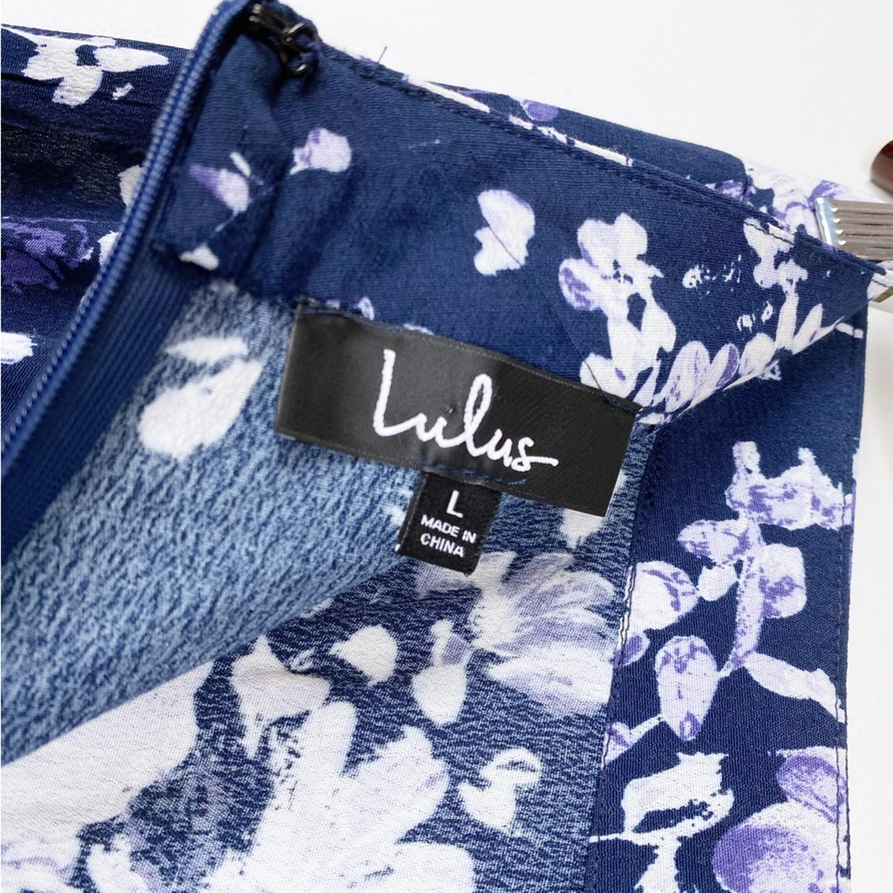 Lulu's Auckland Navy Blue Floral Print Wide-Leg Pants Size L - Picture 9 of 9